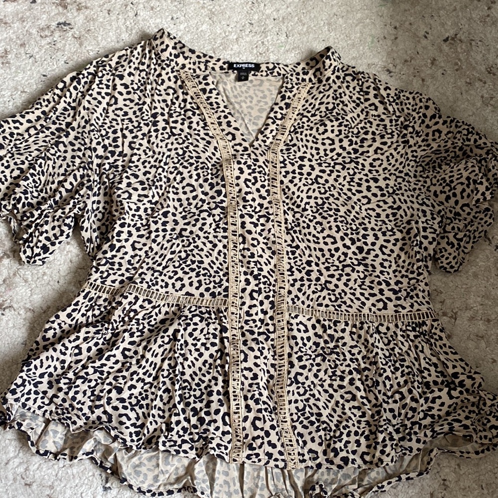 Express short sleeve blouse with cut out detailing, cheetah print, size small